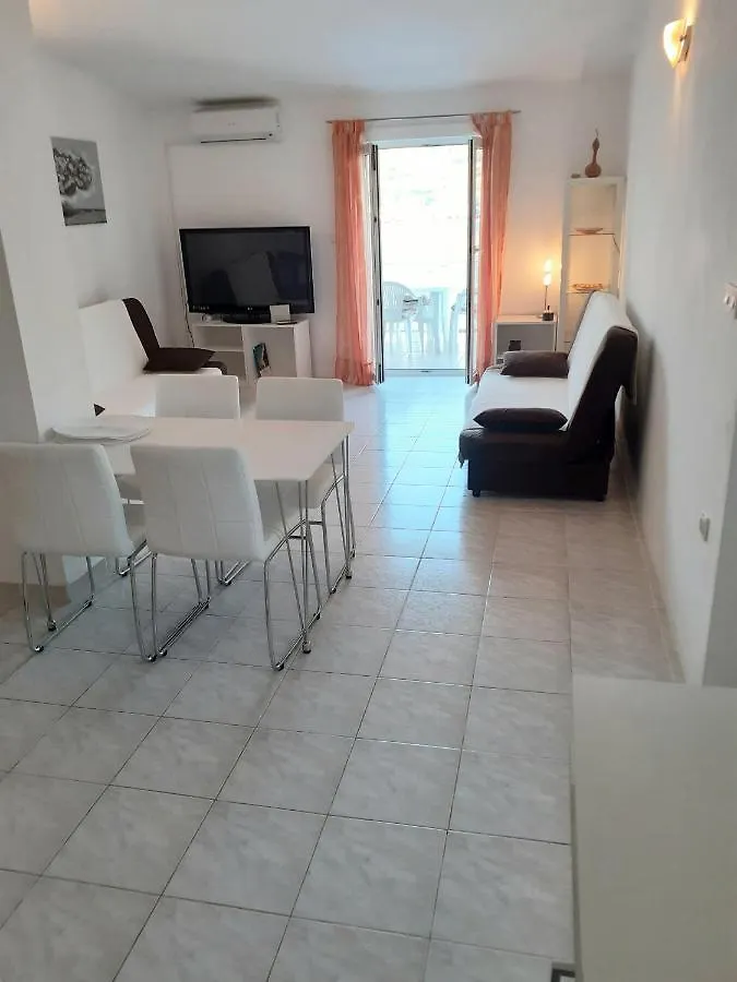 Apartments Verica Pag Town