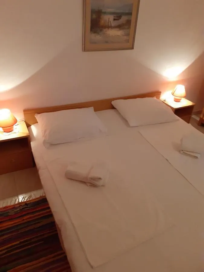 Apartments Verica Pag Town 0*,  Croazia