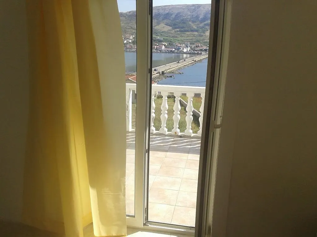 Apartments Verica Pag Town 0*,