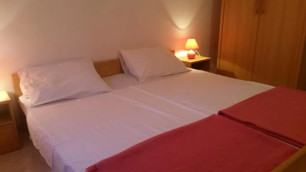Apartments Verica Pag Town