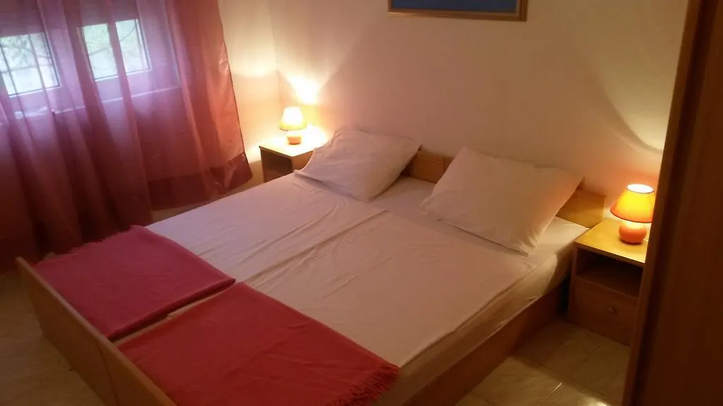 Apartments Verica Pag Town