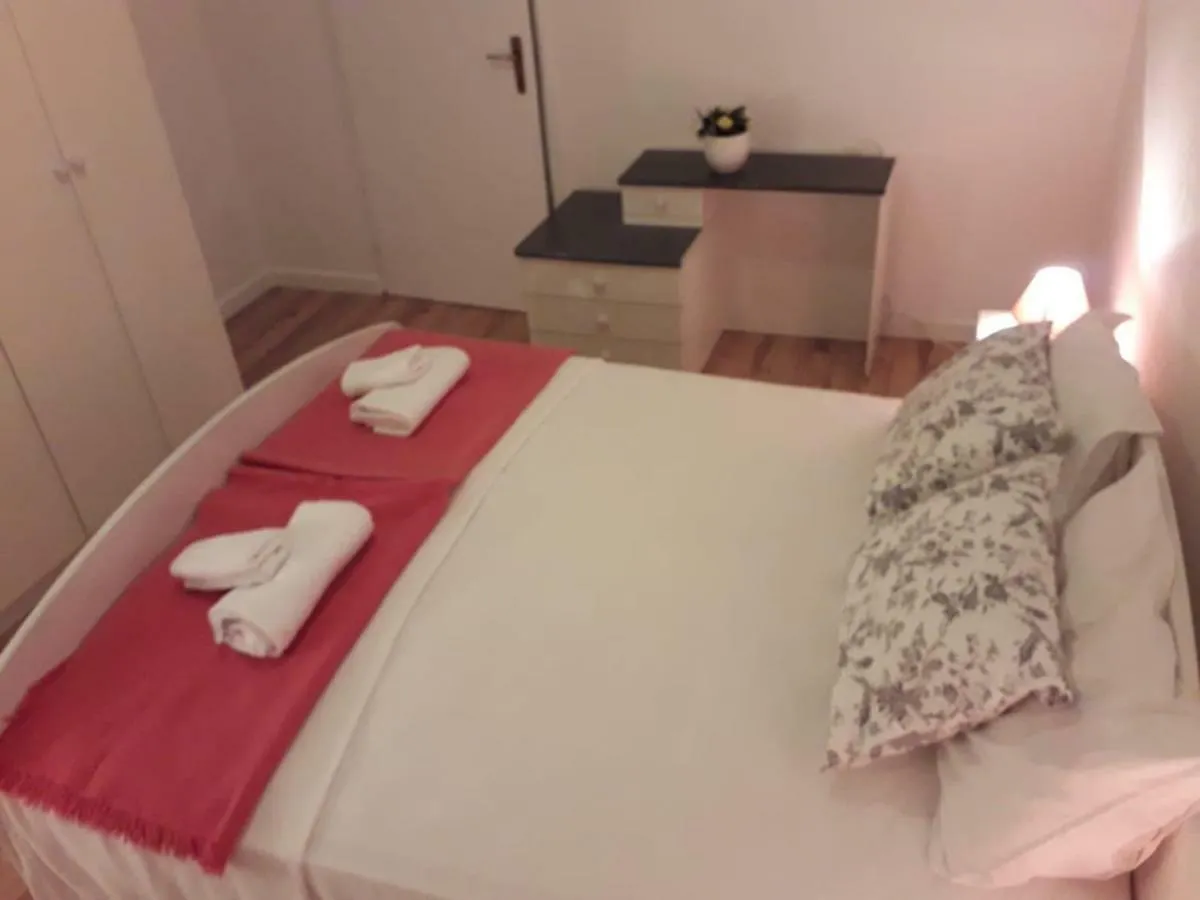 Apartments Verica Pag Town